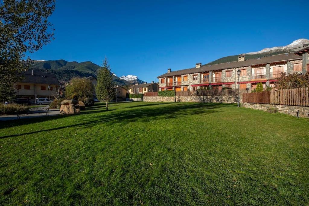 Apartament Casa Nieves Villanúa Zewnętrze zdjęcie